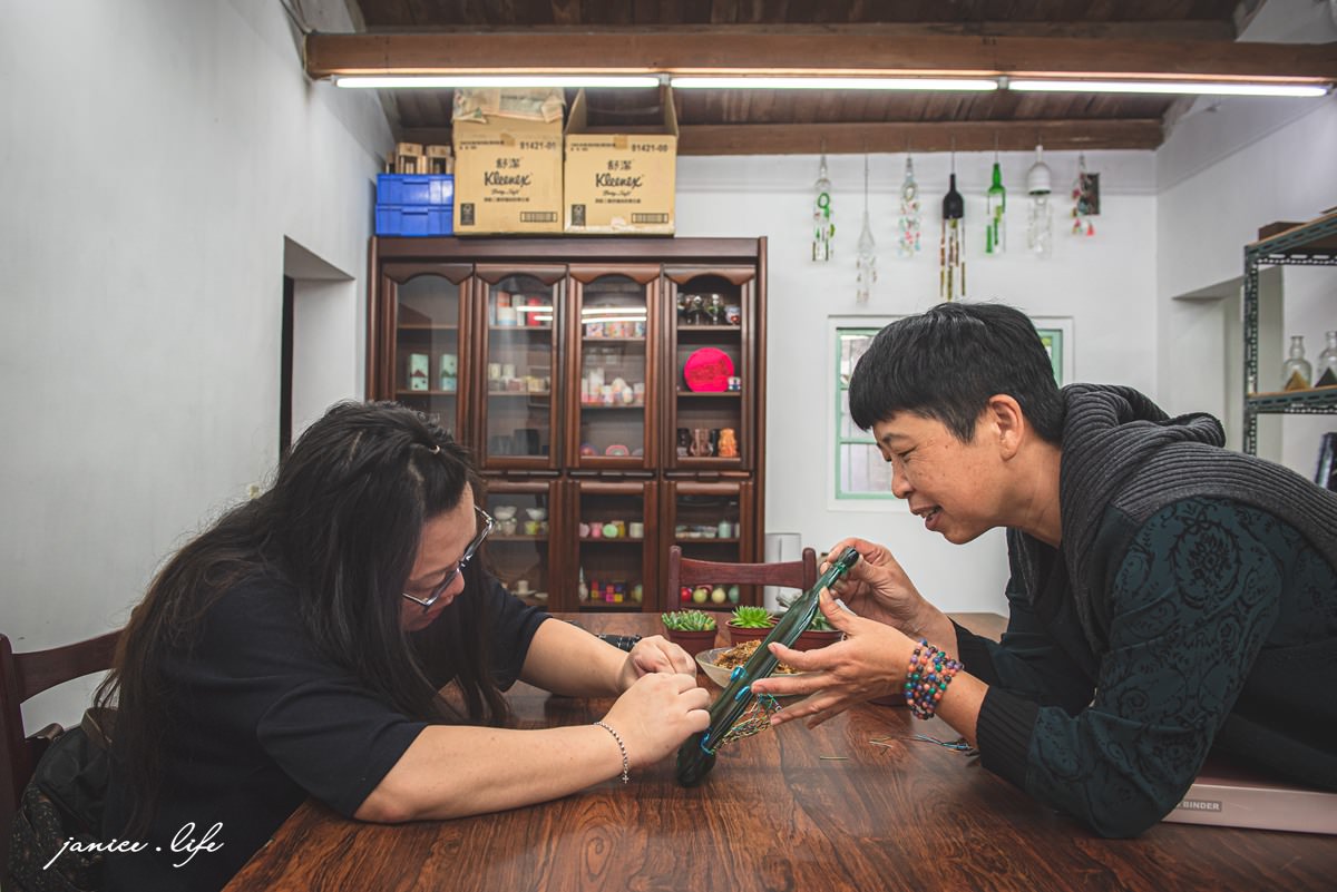 宜蘭壯圍 玩藝家族工作室 陳鴛鴦老師 藝術蠟燭 手工蠟燭 石蠟 熱熔玻璃 酒瓶藝術 親子手作 酒瓶多肉組盆