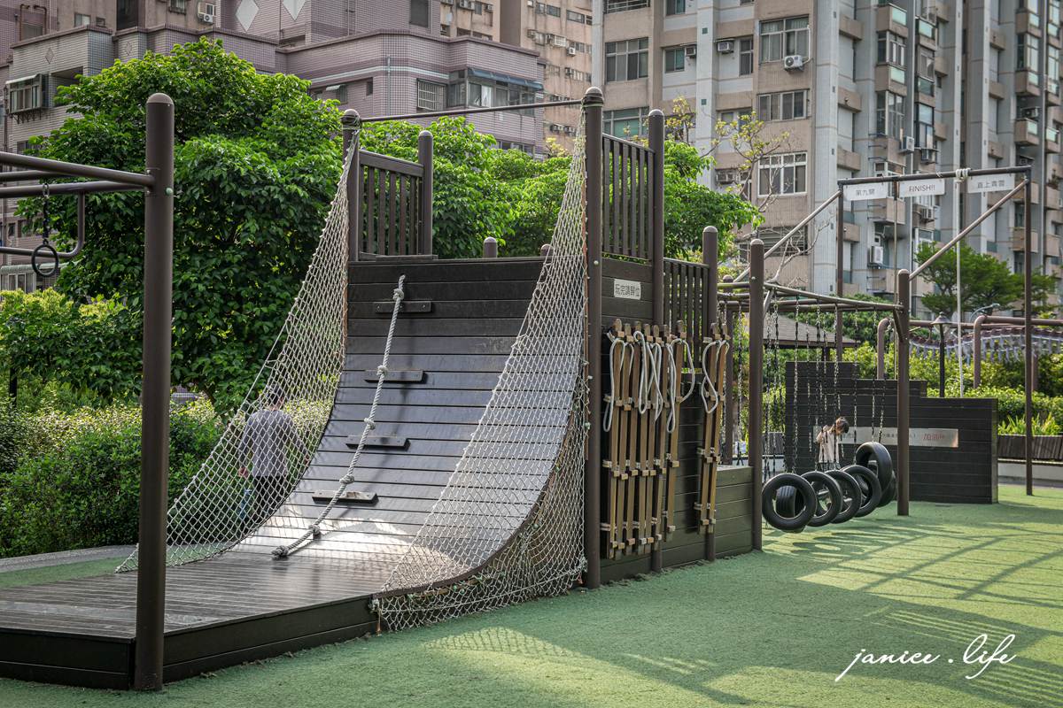 桃園親子景點 親子景點 親子公園 大有梯田生態公園 生態梯田 極限體能王 磨石子溜滑梯 潔妮食旅生活 大有梯田生態公園停車