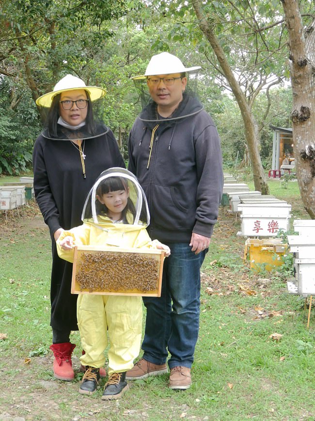 享樂蜂蜜 In Joy With Honey 親子體驗 大溪景點 大溪蜂蜜 蜂蜜推薦 小小蜂農 蜂糧DIY 認識蜜蜂 潔妮食旅生活 享樂蜂蜜停車 