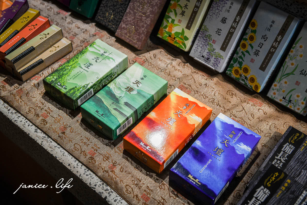 台南旅遊|百年傳承香舖|堅持傳統的手工香,也可以很日常 - 第14張圖 吳萬春香舖第四代 百年傳承香舖 手工線香 吳萬春香舖地址 拜拜香 立香 生活香 拜拜的香 潔妮食旅生活