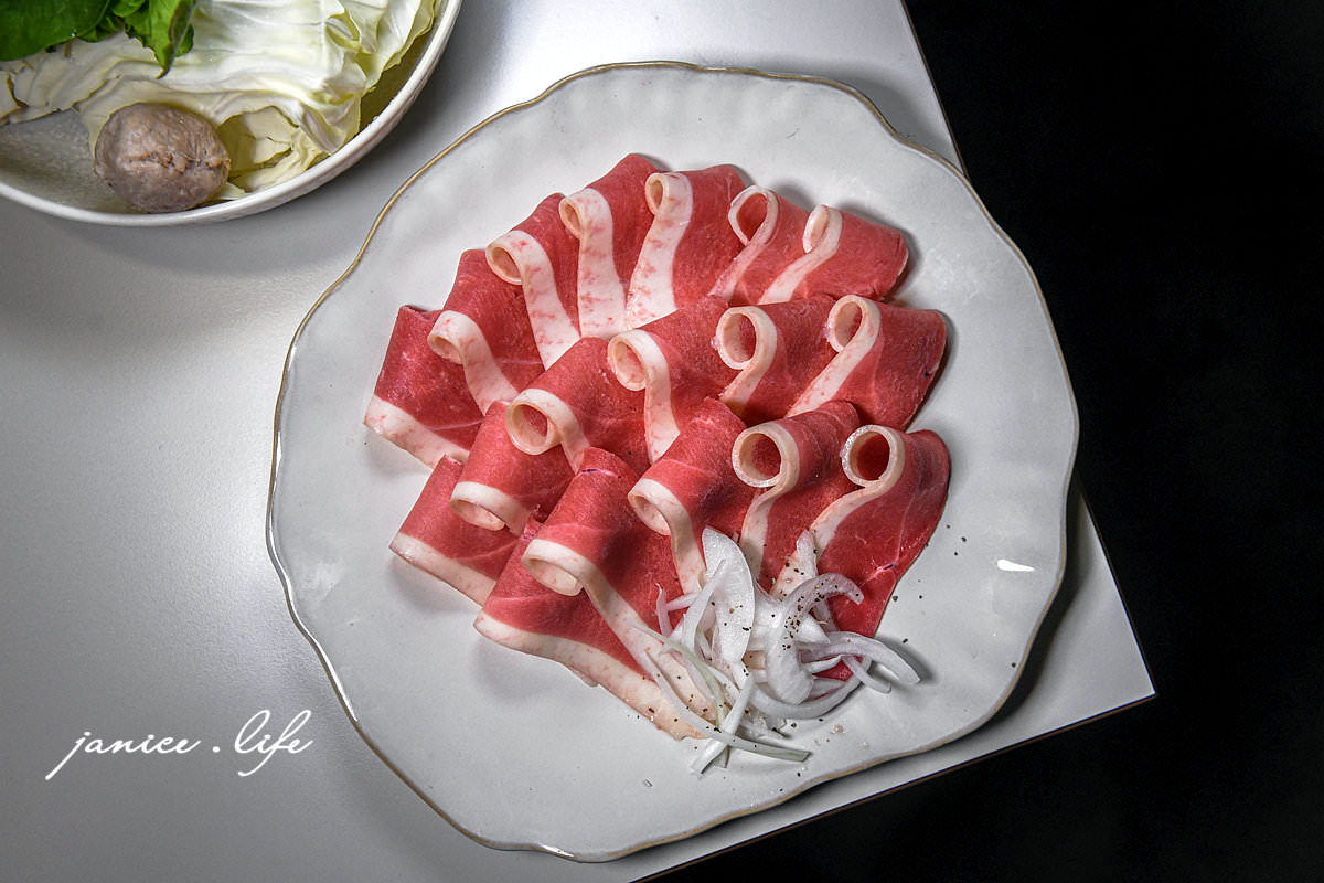 宜蘭美食 宜蘭旅遊 來初鍋物 宜蘭火鍋 素食火鍋 宜蘭素食 來初鍋物停車 來初鍋物菜單 潔妮食旅生活