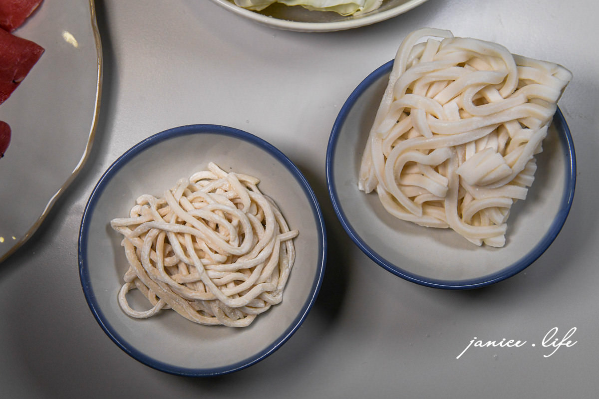 宜蘭美食 宜蘭旅遊 來初鍋物 宜蘭火鍋 素食火鍋 宜蘭素食 來初鍋物停車 來初鍋物菜單 潔妮食旅生活