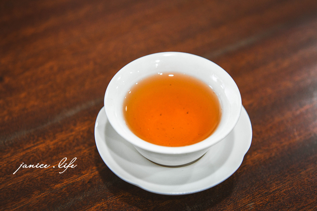 博雅齋自然茶園 博雅齋茶葉 博雅齋紅烏龍 台東伴手禮 伴手禮 禮盒 茶葉禮盒 台東鹿野紅烏龍 潔妮食旅生活