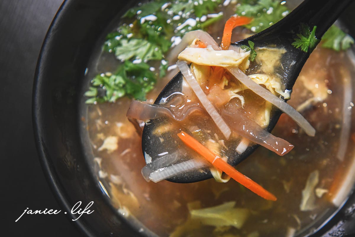 蘆竹美食 南崁美食 食功夫蒸餃鍋貼 韭黃煎餃 酸辣湯 食功夫蒸餃鍋貼菜單 潔妮食旅生活 