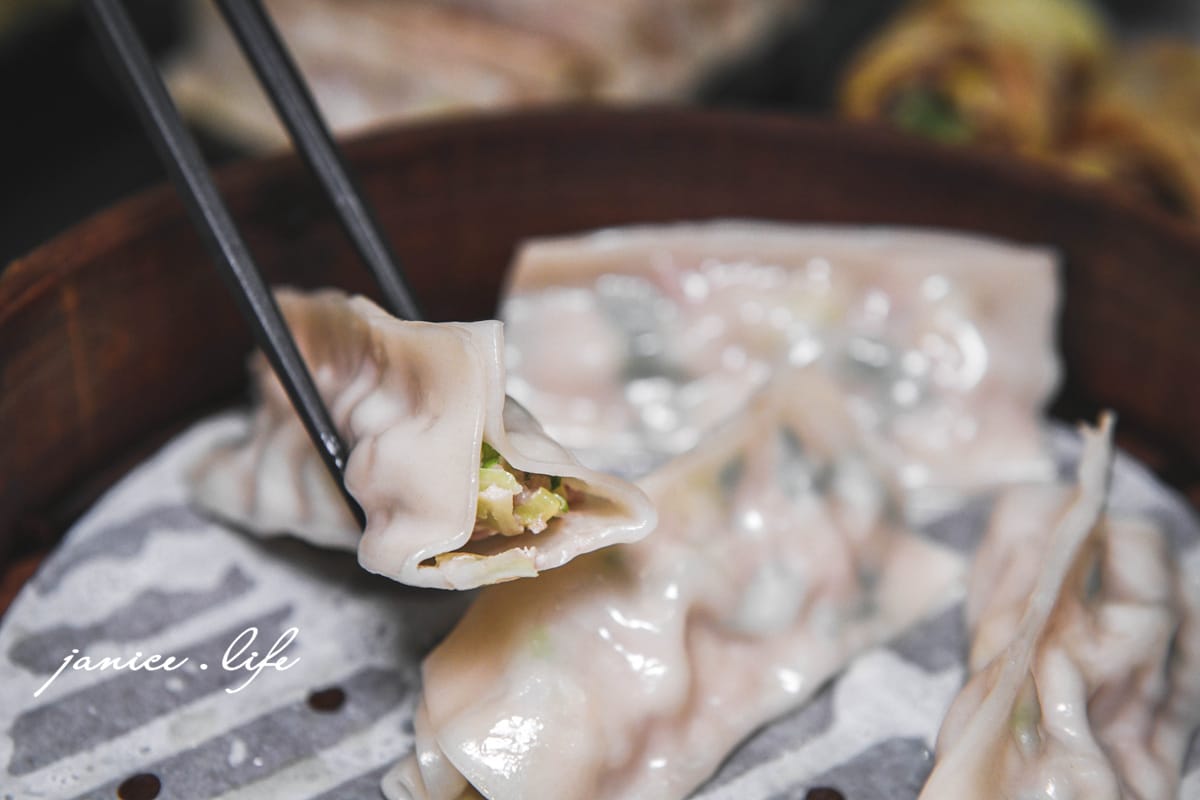 蘆竹美食 南崁美食 食功夫蒸餃鍋貼 韭黃煎餃 酸辣湯 食功夫蒸餃鍋貼菜單 潔妮食旅生活 