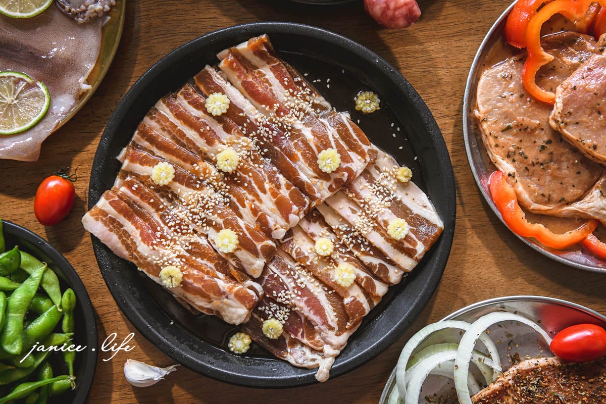 台畜 中秋烤肉組 宅配烤肉組 2024中秋烤肉組 寒舍探索廚房 潔妮食旅生活 中秋烤肉推薦 在家烤肉 韓式烤盤 烤肉組合推薦 露營烤肉 烤肉組合宅配 BBQ 原岩五花燒肉