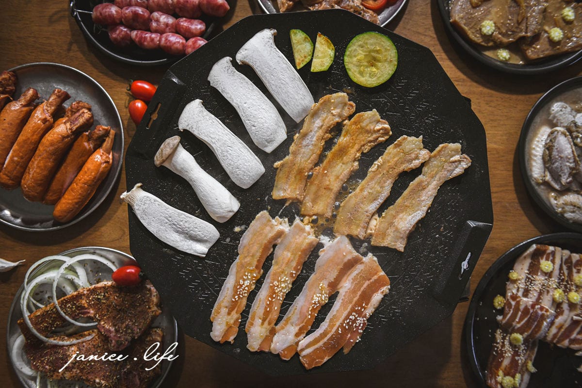 台畜 中秋烤肉組 宅配烤肉組 2024中秋烤肉組 寒舍探索廚房 潔妮食旅生活 中秋烤肉推薦 在家烤肉 韓式烤盤 烤肉組合推薦 露營烤肉 烤肉組合宅配 BBQ 原岩五花燒肉