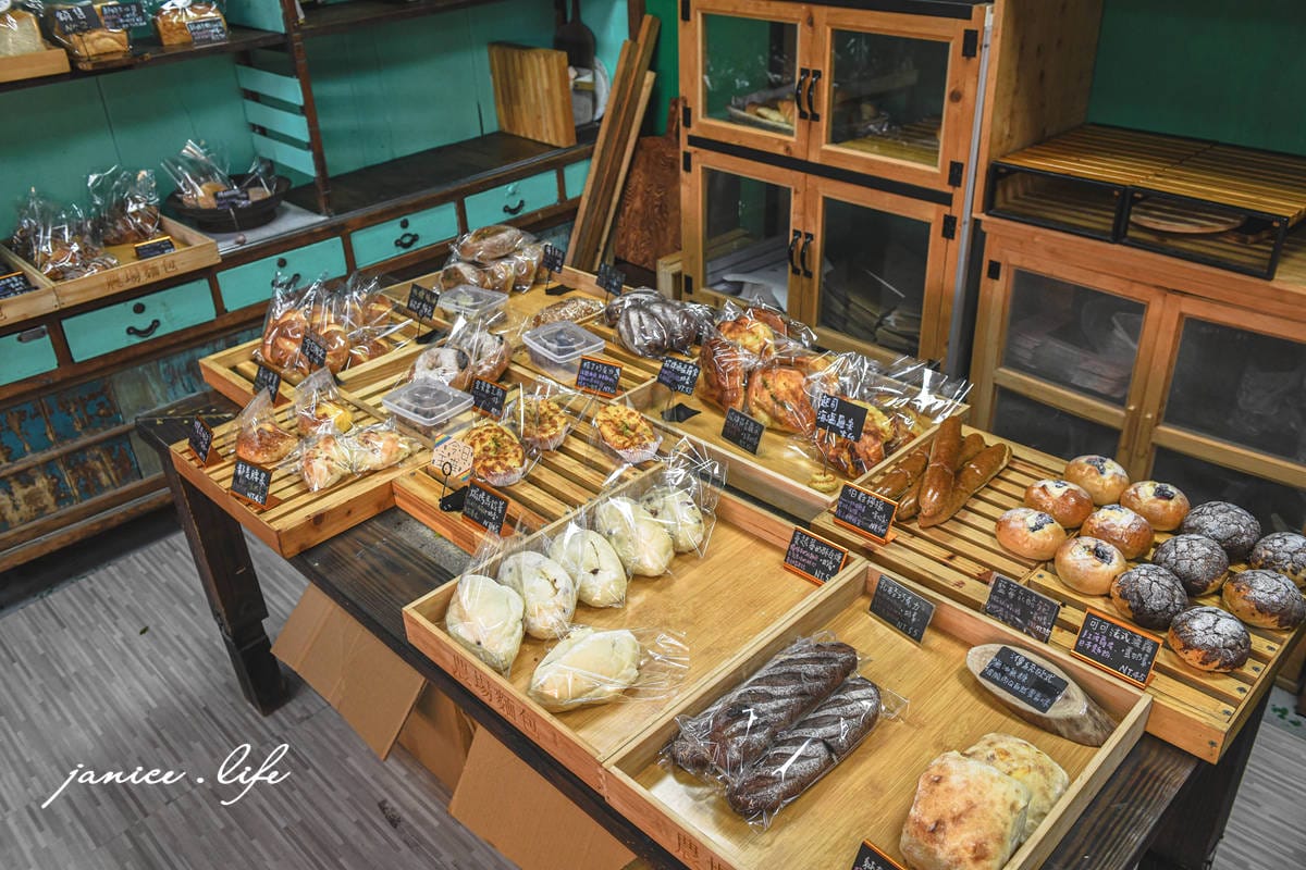 龍潭美食 農場麵包FarmBread 農場麵包菜單 桃園麵包 手工麵包 生吐司 桃園蛋糕 潔妮食旅生活 龍潭旅遊 