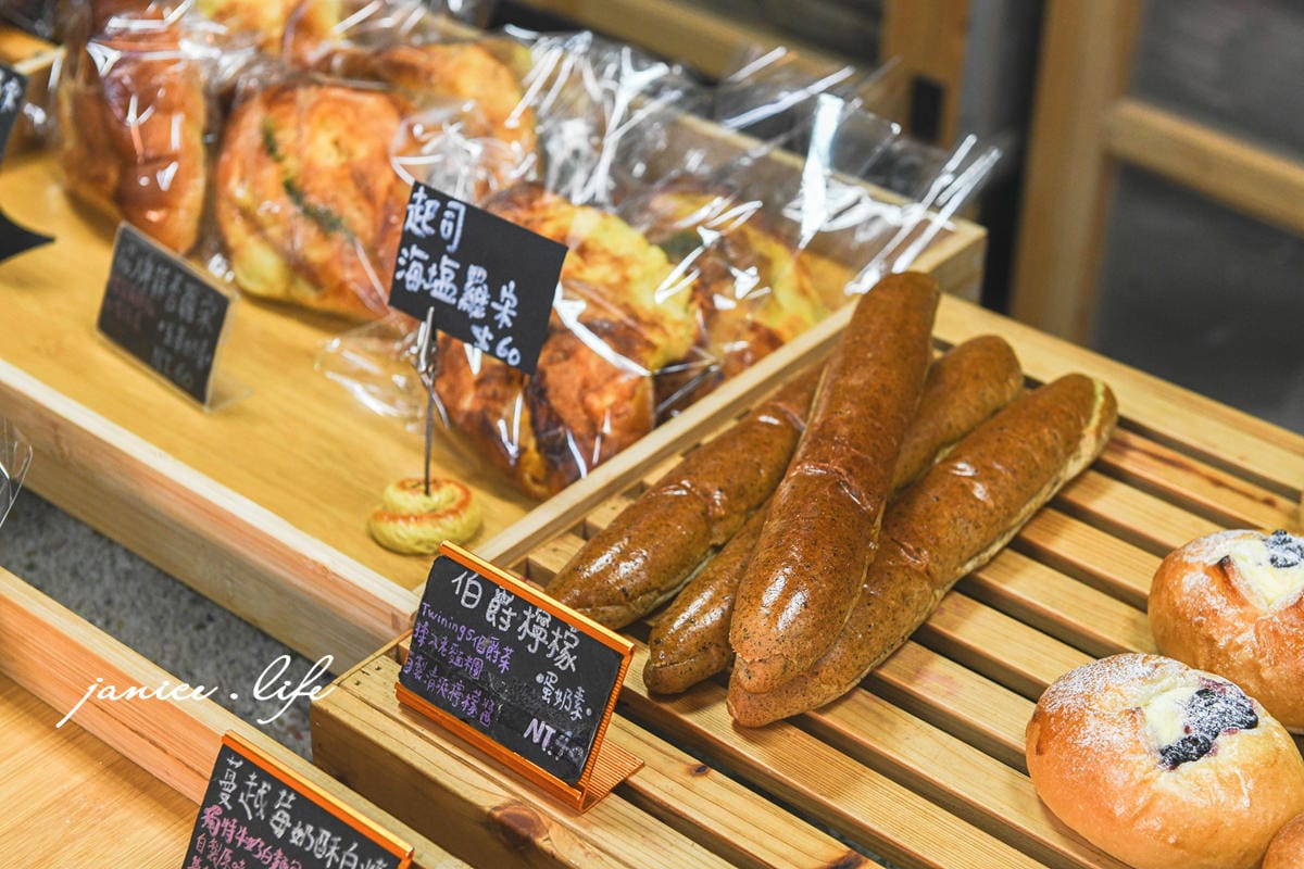 龍潭美食 農場麵包FarmBread 農場麵包菜單 桃園麵包 手工麵包 生吐司 桃園蛋糕 潔妮食旅生活 龍潭旅遊 