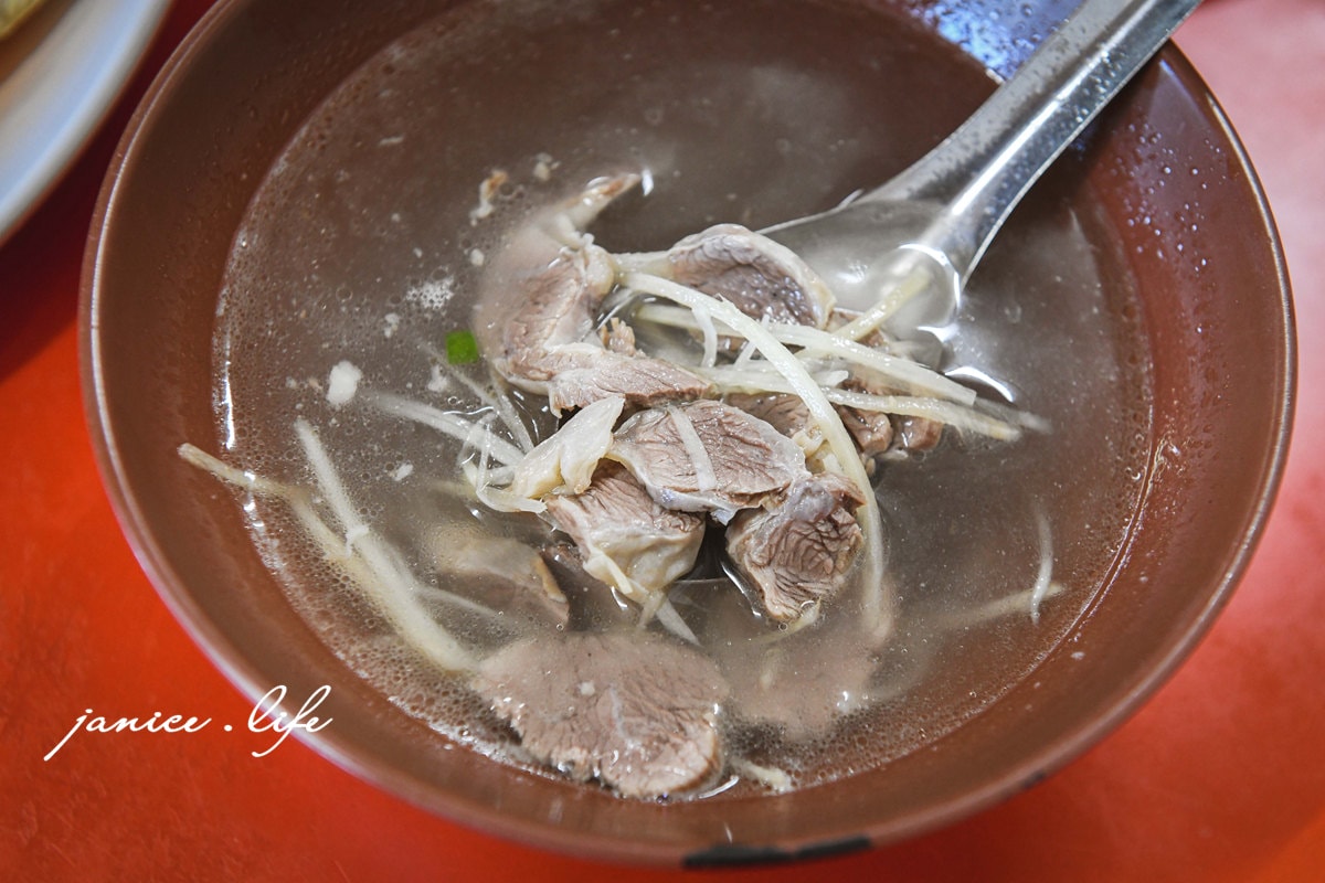 台東美食 關山臭豆腐 台東臭豆腐 關山景點 關山臭豆腐停車 關山美食 台東美食 潔妮食旅生活