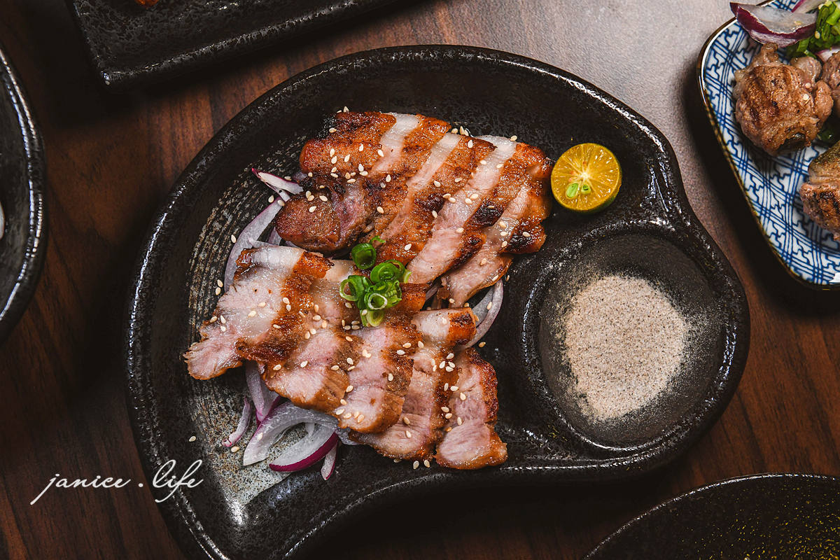 老藏野炭火居酒屋 居酒屋 新北居酒屋 板橋居酒屋 江子翠居酒屋 板橋江子翠美食 串燒 燒烤 居酒屋料理 老藏野炭火居酒屋菜單 老藏野炭火居酒屋餐點 潔妮食旅生活
