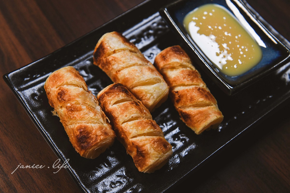 老藏野炭火居酒屋 居酒屋 新北居酒屋 板橋居酒屋 江子翠居酒屋 板橋江子翠美食 串燒 燒烤 居酒屋料理 老藏野炭火居酒屋菜單 老藏野炭火居酒屋餐點 潔妮食旅生活