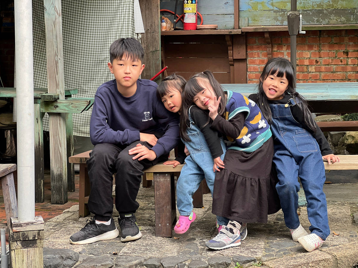 新竹美食 竹東美食 爐哥烤披薩 許興爐園藝工房 爐哥烤披薩菜單 手工麵包 潔妮食旅生活 橋彩繪客家村 窯烤披薩