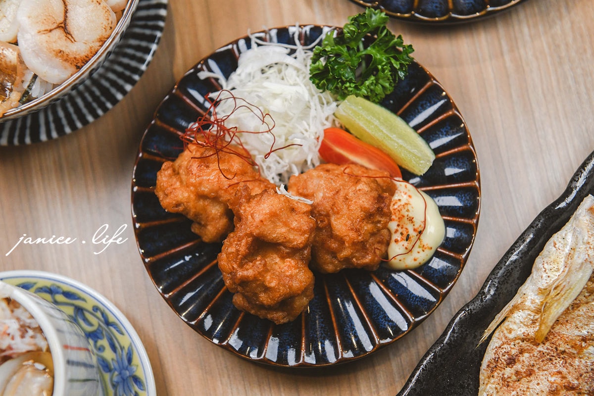 新莊美食 坐著做。海鮮丼飯專門店 坐著做菜單 新莊餐廳推薦 丼飯推薦 潔妮食旅生活 新北美食 新北餐廳推薦