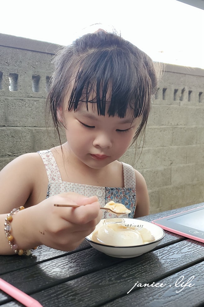 關山美食 台東美食 痴愛玉 關山旅遊 愛玉 痴愛玉地址 痴愛玉菜單 潔妮食旅生活 台東縣關山鎮中山路105號
