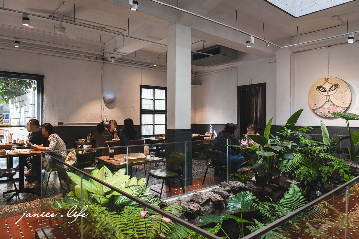旅人咖啡館八德店 八德美食 八德早午餐 八德咖啡館咖啡廳 旅人咖啡館八德店菜單 旅人咖啡館八德店停車 八塊畫室 潔妮食旅生活 桃園市八德區長興路46號
