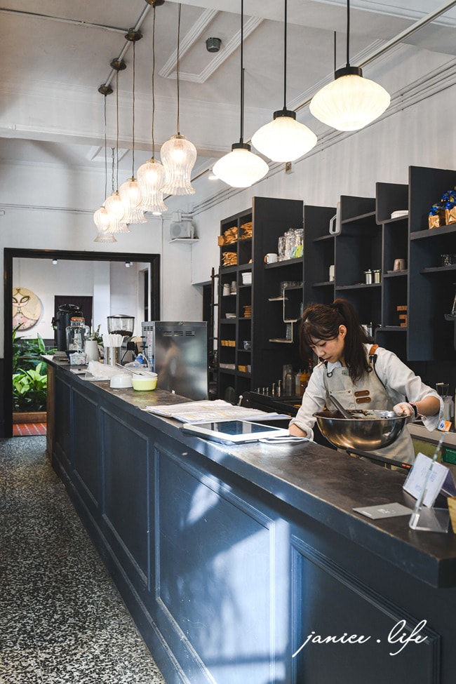 旅人咖啡館八德店 八德美食 八德早午餐 八德咖啡館咖啡廳 旅人咖啡館八德店菜單 旅人咖啡館八德店停車 八塊畫室 潔妮食旅生活 桃園市八德區長興路46號