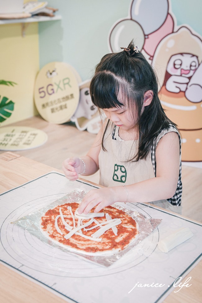 苗栗景點 四方鮮乳酪故事館 室內親子景點 苗栗親子景點 苗栗觀光工廠 潔妮食旅生活 四方鮮乳酪故事館門票 四方鮮乳酪故事館交通 