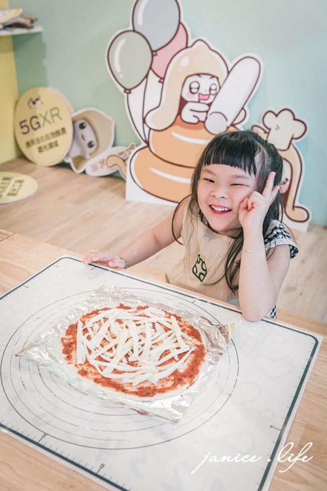 苗栗景點 四方鮮乳酪故事館 室內親子景點 苗栗親子景點 苗栗觀光工廠 潔妮食旅生活 四方鮮乳酪故事館門票 四方鮮乳酪故事館交通 