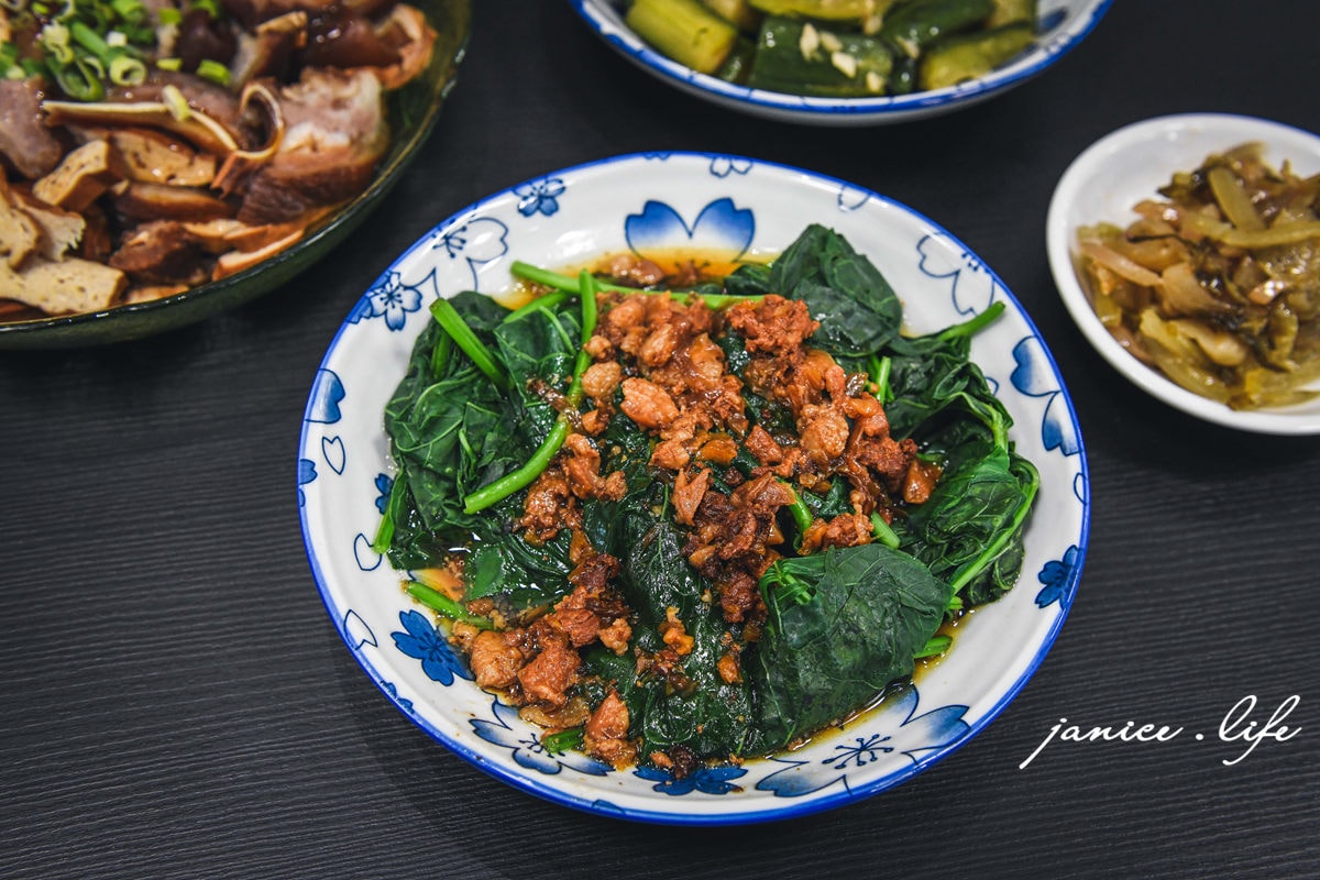 茶香紅烏龍牛肉麵 天來茶園 阿美姊牛肉麵 台東鹿野 鹿野高台 手工紅烏龍麵條 台東牛肉麵 潔妮食旅生活 伴手禮 台東紅烏龍 阿美姊牛肉麵菜單
