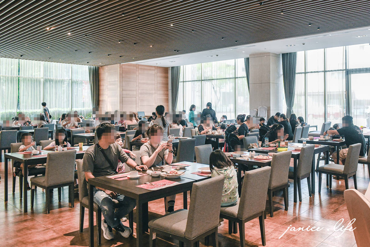 苗栗住宿 苗栗飯店 苗栗親子飯店 親子飯店 尚順君樂飯店 尚順育樂天地 親子旅遊 苗栗旅遊 苗栗景點 潔妮食旅生活 尚順君樂飯店房間 尚順君樂飯店停車 尚順君樂飯店早餐 groyalhotel