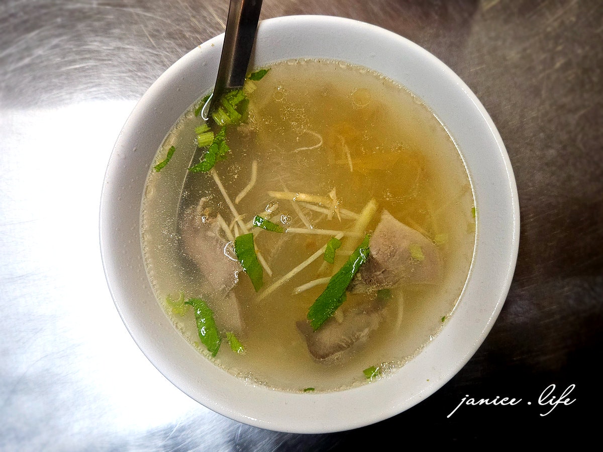 高雄美食 俗閣大碗鴨肉麵 高雄小吃 俗閣大碗小吃店 俗閣大碗鴨肉麵菜單 三民區美食 潔妮食旅生活