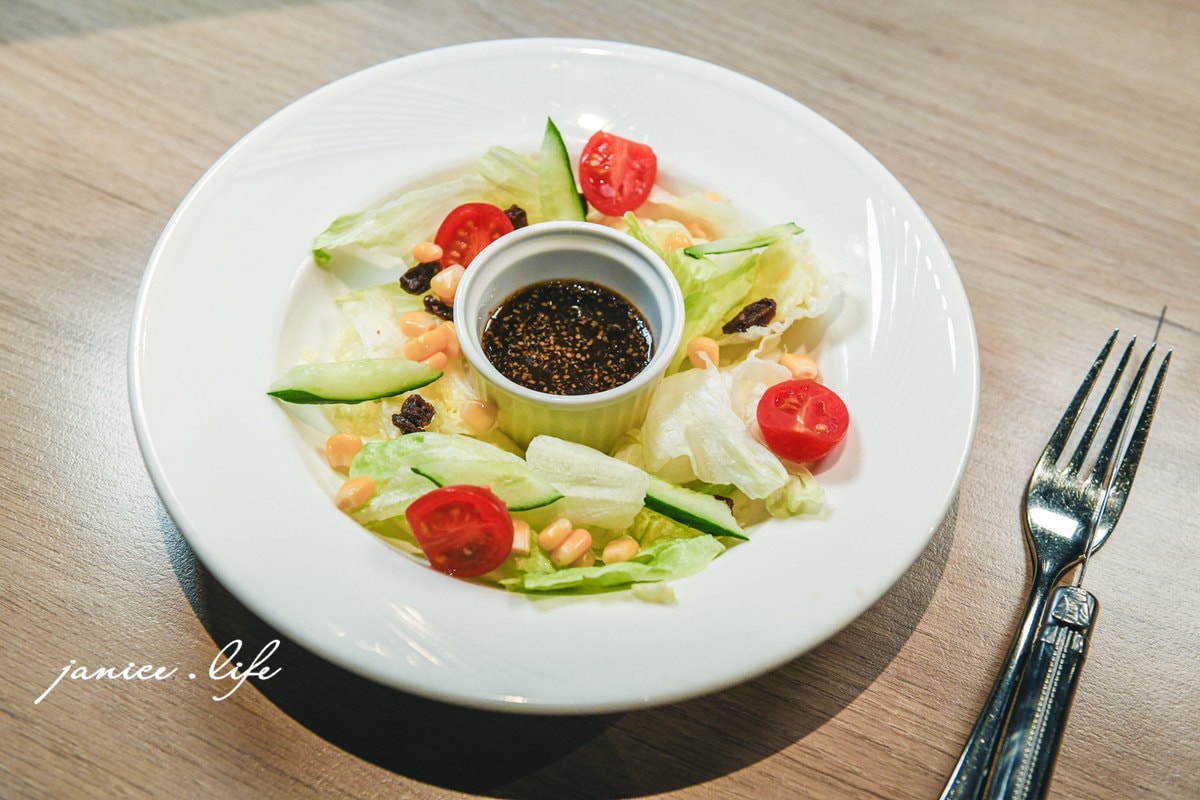 瀧厚炙燒熟成牛排 苗栗頭份美食 瀧厚炙燒熟成牛排菜單 瀧厚炙燒熟成牛排訂位 瀧厚炙燒熟成牛排推薦 戰斧豬排 和牛牛排 潔妮食旅生活 苗栗美食 苗栗旅遊 苗栗大潤發美食