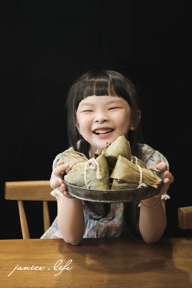端午節粽子 漢來美食 大禮包粽禮盒 端午節禮盒 粽子禮盒 2025粽推薦 宅配美食 潔妮食旅生活 台式一品粽 松露富貴粽 紫米燕麥綠豆粽 端午節送禮推薦 宅配美食 宅美食 漢來大禮包粽禮盒 漢來大飯店、肉粽、綠豆粽、松露粽、台式一品粽、紫米燕麥綠豆粽、松露富貴粽、粽子推薦、端午節粽子、粽子、五星粽子推薦、漢來粽子、南部粽推薦、宅美食、宅配、五星主廚、五星飯店美食、2025端午節粽子、端午節粽子預購、網購肉粽推薦、南部肉粽宅配推薦、肉粽購買