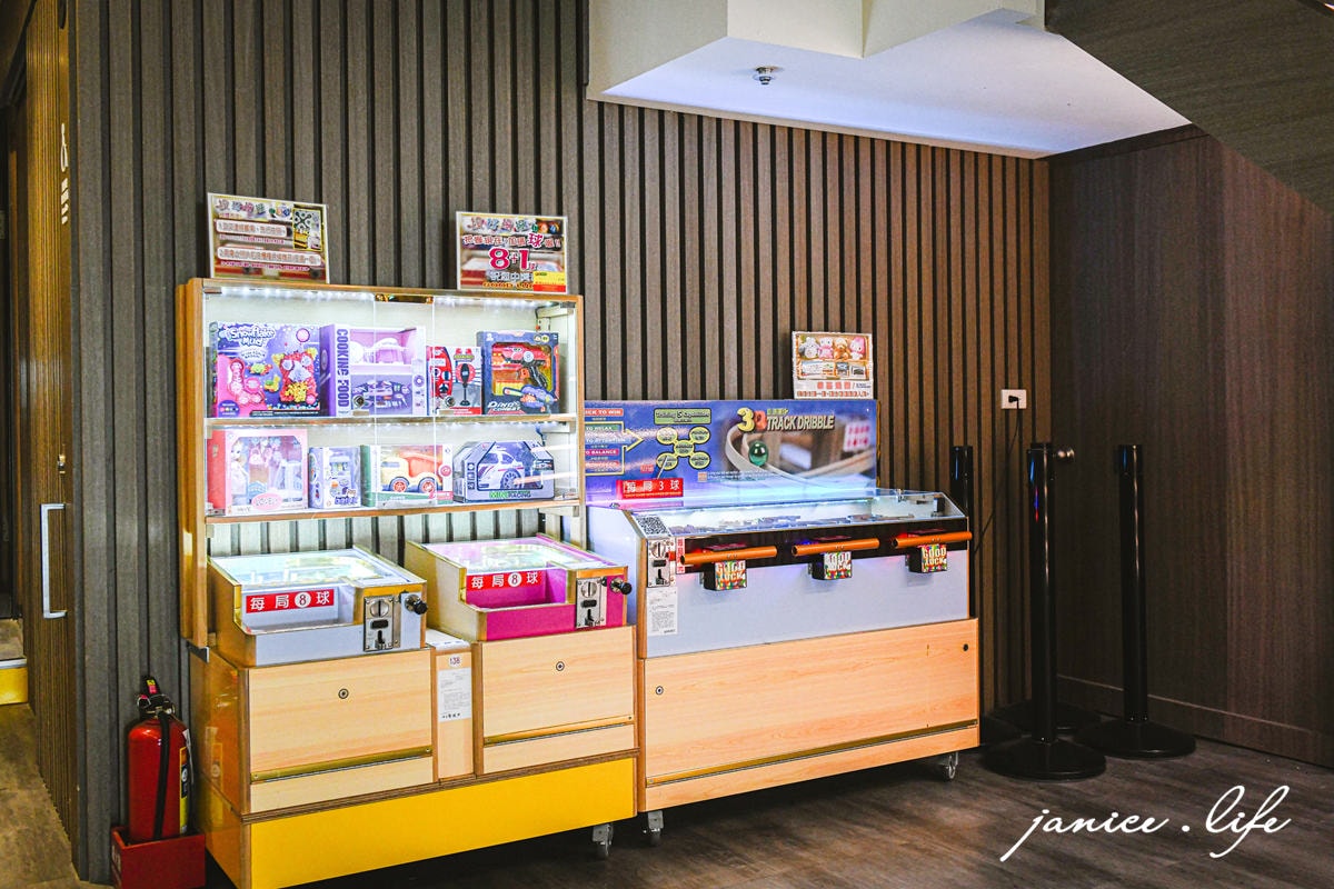 台南住宿飯店 夏都城旅安平館 台南親子飯店推薦 台南旅遊 台南親子旅遊 親子飯店推薦 潔妮食旅生活 夏都城旅停車 夏都城旅位置 台南市南區新建路47號