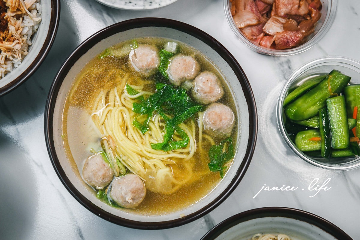 板橋美食 村村食堂 板橋小吃 現沖牛肉湯 雞魯飯 金門麵線 村村食堂菜單 潔妮食旅生活 新北市板橋區中山路二段229號 新北美食 新北旅遊