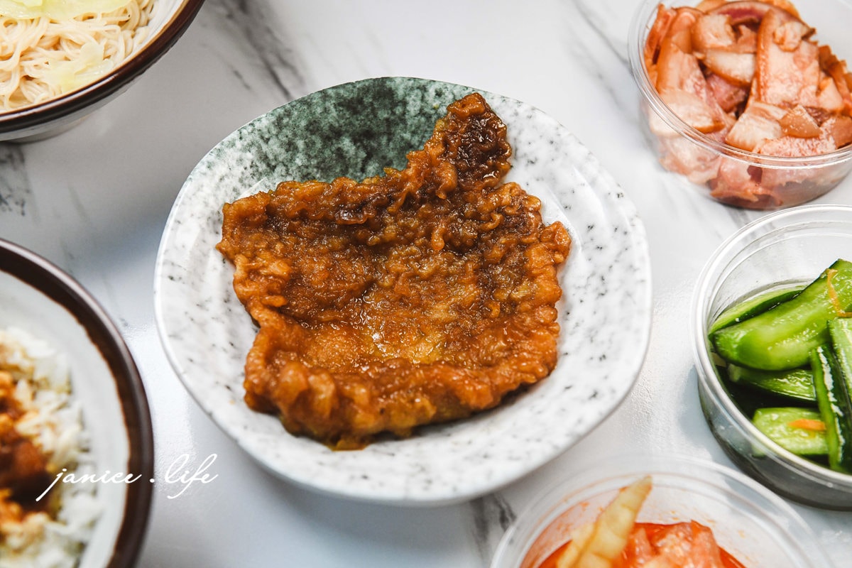 板橋美食 村村食堂 板橋小吃 現沖牛肉湯 雞魯飯 金門麵線 村村食堂菜單 潔妮食旅生活 新北市板橋區中山路二段229號 新北美食 新北旅遊