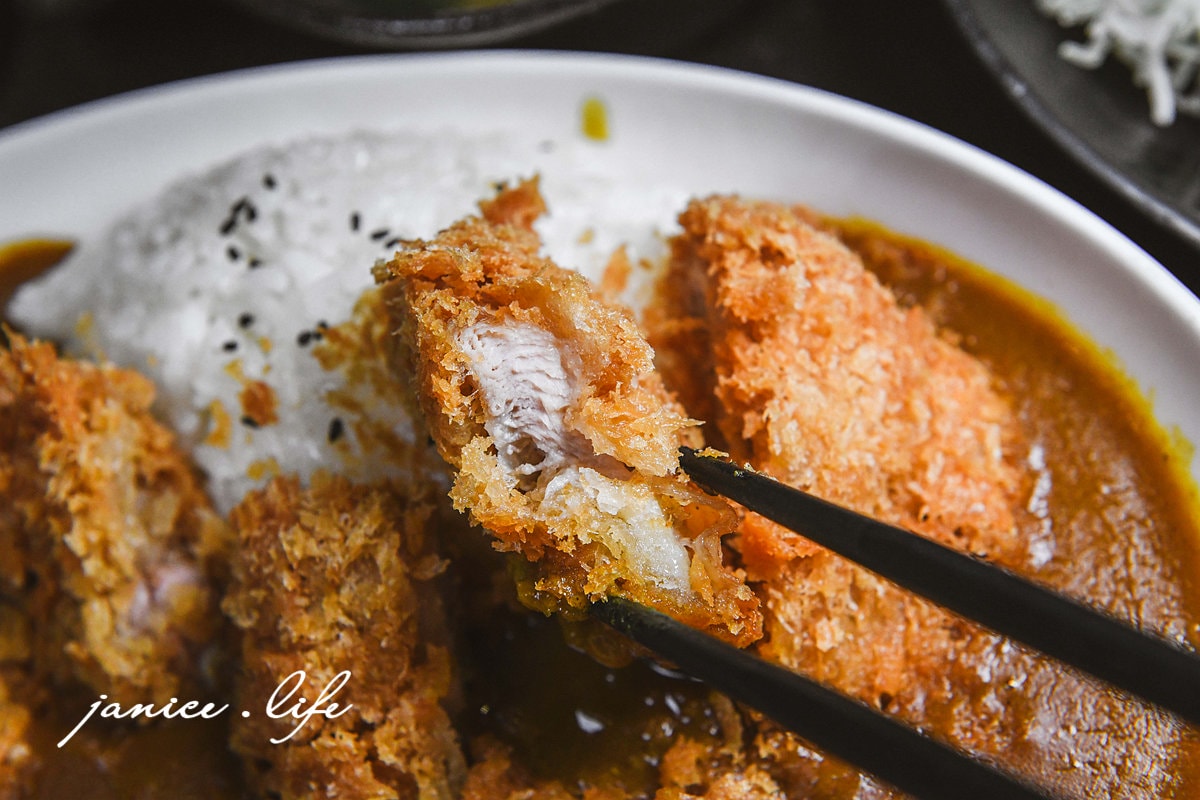 鐵花小路美食堂 台東美食 台東日式豬排 台東必吃 台東市區美食 台東在地人推薦 台東旅遊 潔妮食旅生活 台東市安慶街147號 鐵花小路美食堂菜單