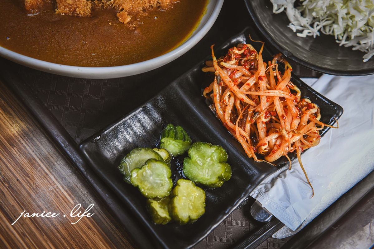 鐵花小路美食堂 台東美食 台東日式豬排 台東必吃 台東市區美食 台東在地人推薦 台東旅遊 潔妮食旅生活 台東市安慶街147號 鐵花小路美食堂菜單