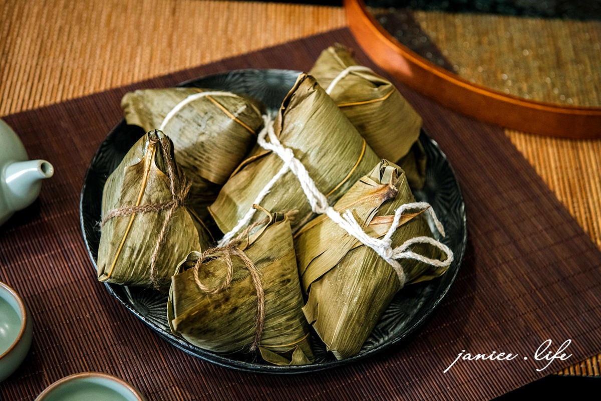 端午節粽子 漢來美食 大禮包粽禮盒 端午節禮盒 粽子禮盒 2025粽推薦 宅配美食 潔妮食旅生活 台式一品粽 松露富貴粽 紫米燕麥綠豆粽 端午節送禮推薦 宅配美食 宅美食 漢來大禮包粽禮盒 漢來大飯店、肉粽、綠豆粽、松露粽、台式一品粽、紫米燕麥綠豆粽、松露富貴粽、粽子推薦、端午節粽子、粽子、五星粽子推薦、漢來粽子、南部粽推薦、宅美食、宅配、五星主廚、五星飯店美食、2025端午節粽子、端午節粽子預購、網購肉粽推薦、南部肉粽宅配推薦、肉粽購買