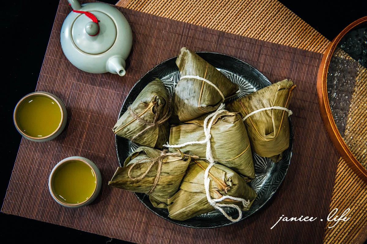 端午節粽子 漢來美食 大禮包粽禮盒 端午節禮盒 粽子禮盒 2025粽推薦 宅配美食 潔妮食旅生活 台式一品粽 松露富貴粽 紫米燕麥綠豆粽 端午節送禮推薦 宅配美食 宅美食 漢來大禮包粽禮盒 漢來大飯店、肉粽、綠豆粽、松露粽、台式一品粽、紫米燕麥綠豆粽、松露富貴粽、粽子推薦、端午節粽子、粽子、五星粽子推薦、漢來粽子、南部粽推薦、宅美食、宅配、五星主廚、五星飯店美食、2025端午節粽子、端午節粽子預購、網購肉粽推薦、南部肉粽宅配推薦、肉粽購買