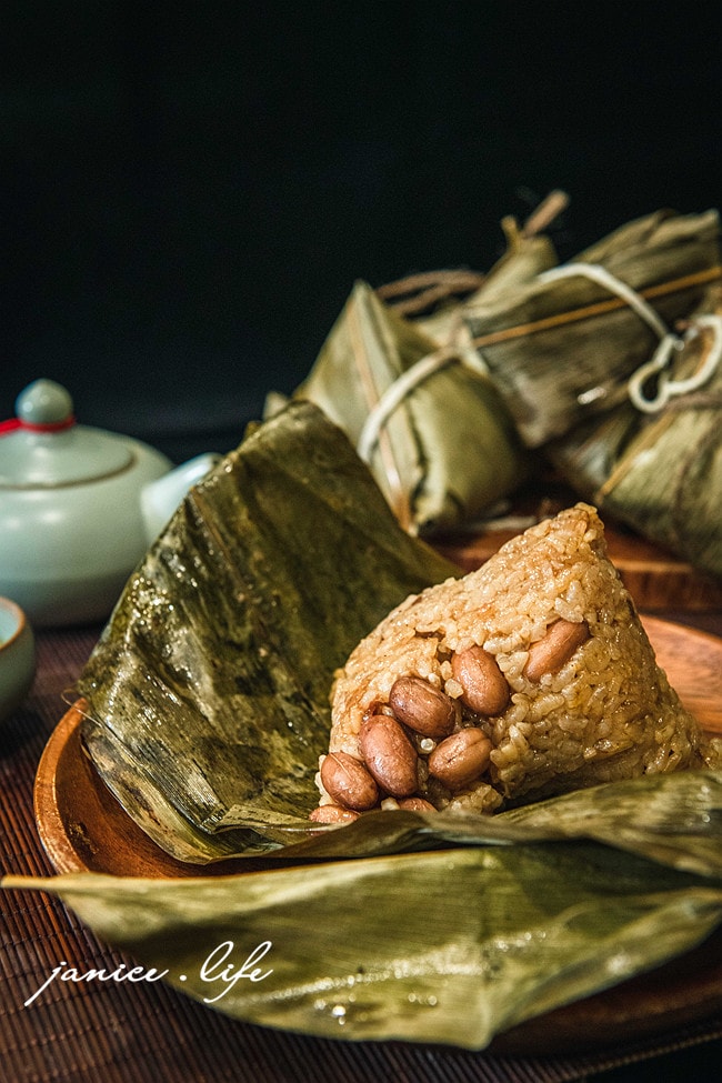 端午節粽子 漢來美食 大禮包粽禮盒 端午節禮盒 粽子禮盒 2025粽推薦 宅配美食 潔妮食旅生活 台式一品粽 松露富貴粽 紫米燕麥綠豆粽 端午節送禮推薦 宅配美食 宅美食 漢來大禮包粽禮盒 漢來大飯店、肉粽、綠豆粽、松露粽、台式一品粽、紫米燕麥綠豆粽、松露富貴粽、粽子推薦、端午節粽子、粽子、五星粽子推薦、漢來粽子、南部粽推薦、宅美食、宅配、五星主廚、五星飯店美食、2025端午節粽子、端午節粽子預購、網購肉粽推薦、南部肉粽宅配推薦、肉粽購買