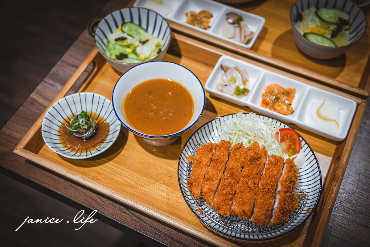 享食和風料理 享食和風料理菜單 八德美食 八德擴大重劃區美食 八德日式料理 八德日式豬排 潔妮食旅生活 興仁花園夜市附近美食餐廳 桃園市八德區長興路72號 寵物友善 親子友善 炸豬排咖哩 日式唐揚雞 海鮮烏龍麵