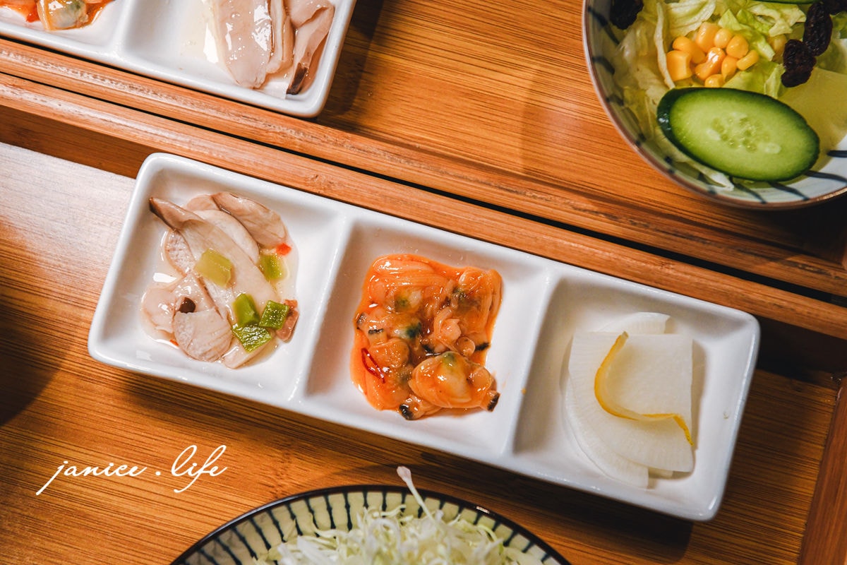 享食和風料理 享食和風料理菜單 八德美食 八德擴大重劃區美食 八德日式料理 八德日式豬排 潔妮食旅生活 興仁花園夜市附近美食餐廳 桃園市八德區長興路72號 寵物友善 親子友善 炸豬排咖哩 日式唐揚雞 海鮮烏龍麵