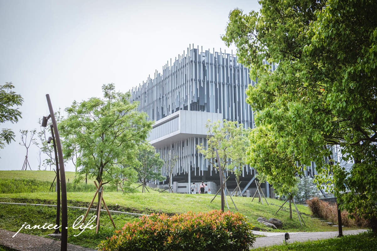 鶯歌新景點 新北市美術館 全民美感教育 新北市鶯歌區館前路300號 鶯歌旅遊 鶯歌景點 新北鶯歌 新北市美術館門票 新北市美術館停車 潔妮食旅生活