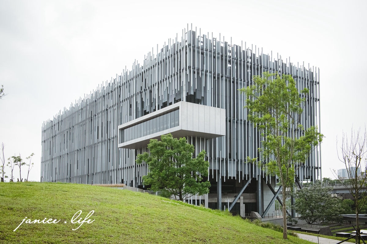 鶯歌新景點 新北市美術館 全民美感教育 新北市鶯歌區館前路300號 鶯歌旅遊 鶯歌景點 新北鶯歌 新北市美術館門票 新北市美術館停車 潔妮食旅生活