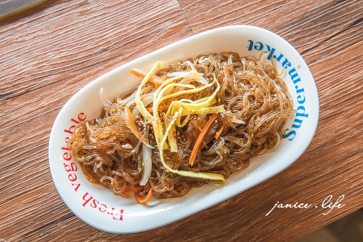 八德美食|HAJI 哈吉韓國食堂|韓國老闆娘的韓式料理|爽脆美味韓式飯捲 - 第7張圖 八德美食 八德擴大重劃區美食 八德韓式 HAJI 哈吉韓國食堂 哈吉韓國食堂菜單 八德飯捲 桃園韓式 桃園飯捲 韓式拌飯 辣炒年糕 潔妮食旅生活 介壽路美食餐廳