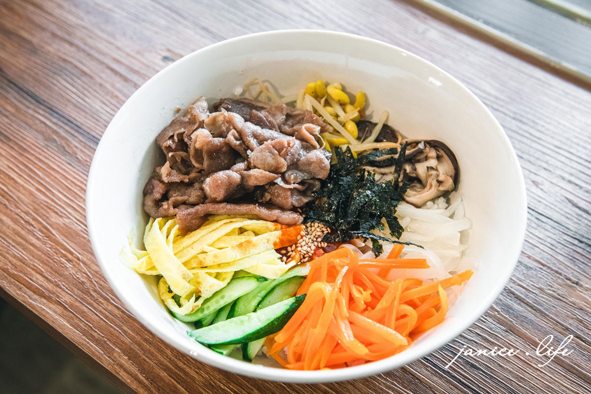 八德美食 八德擴大重劃區美食 八德韓式 HAJI 哈吉韓國食堂 哈吉韓國食堂菜單 八德飯捲 桃園韓式 桃園飯捲 韓式拌飯 辣炒年糕 潔妮食旅生活 介壽路美食餐廳