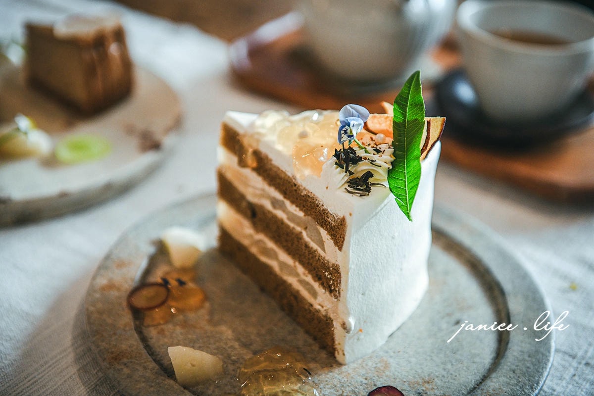 嘉義超美咖啡館|霜空珈琲|生活需要多給自己一些溫柔 - 第22張圖 嘉義咖啡店咖啡館 霜空珈琲 嘉義市西區國華街132號 嘉義甜點 嘉義咖啡 嘉義美食 霜空珈琲停車 霜空珈琲預約 霜空珈琲包廂 潔妮食旅生活 霜空珈琲菜單