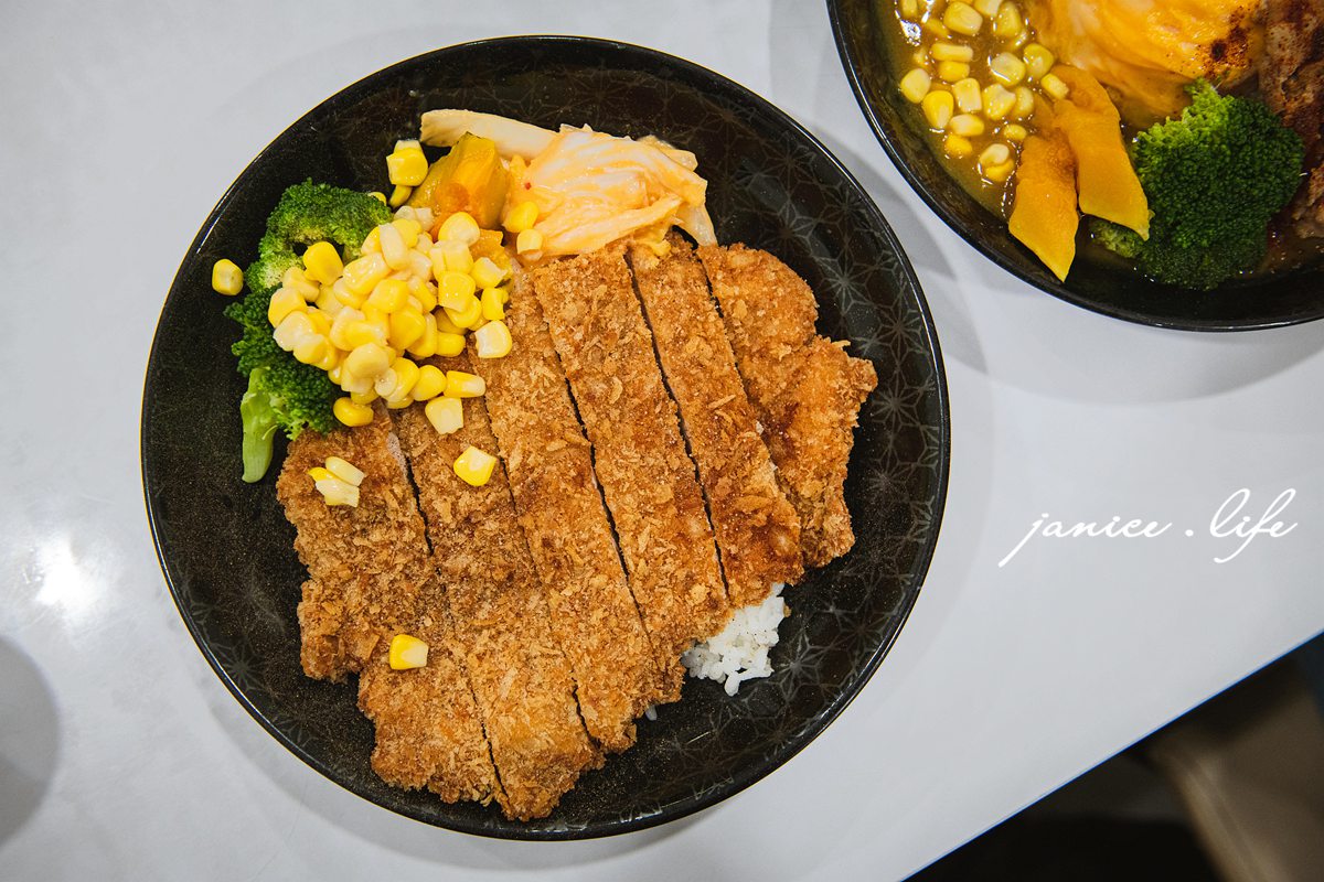 台東美食 歐喀醬咖哩 歐喀醬咖哩菜單 台東豬排 台東咖哩 台東縣台東市洛陽街206號 潔妮食旅生活 台東市區美食餐廳