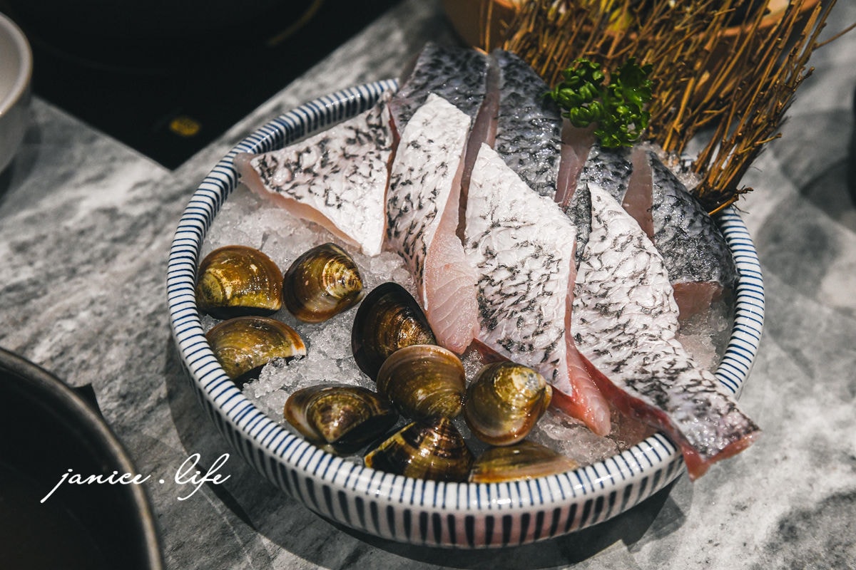 苗栗火鍋|柒石柒 石頭鍋專賣店|尚順君樂飯店旁的美味火鍋店 - 第11張圖 苗栗火鍋 苗栗縣頭份市和平路236號 苗栗頭份美食 苗栗頭份火鍋 苗栗頭份餐廳 柒石柒 石頭鍋專賣店 Double 7 Hot pot 尚順君樂飯店旁 潔妮食旅生活