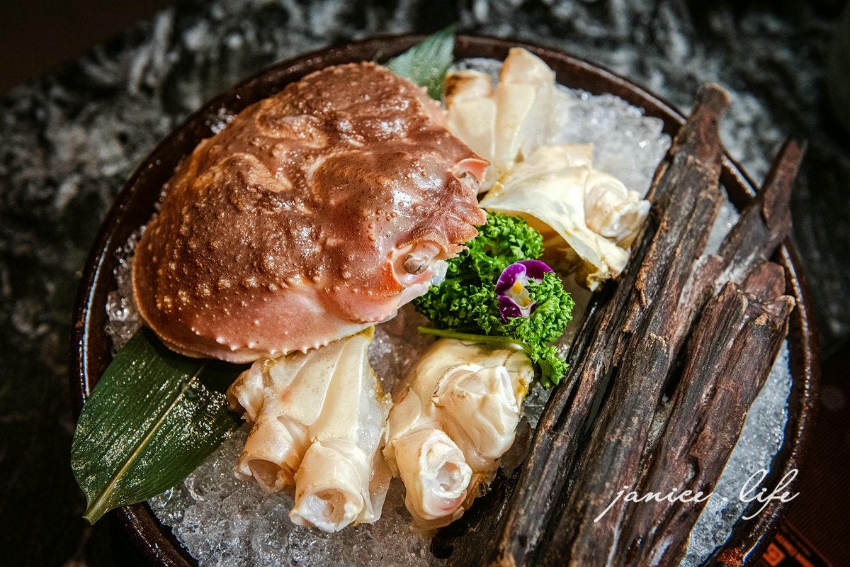 台北大安區美食餐廳推薦 台北火鍋推薦 二本松涮涮屋 台北市大安區瑞安街118號 二本松涮涮屋訂位 二本松涮涮屋菜單 潔妮食旅生活 台北約會餐廳推薦 松葉蟹 火鍋界PRADA 二本松涮涮屋 にほんまつ本館 
