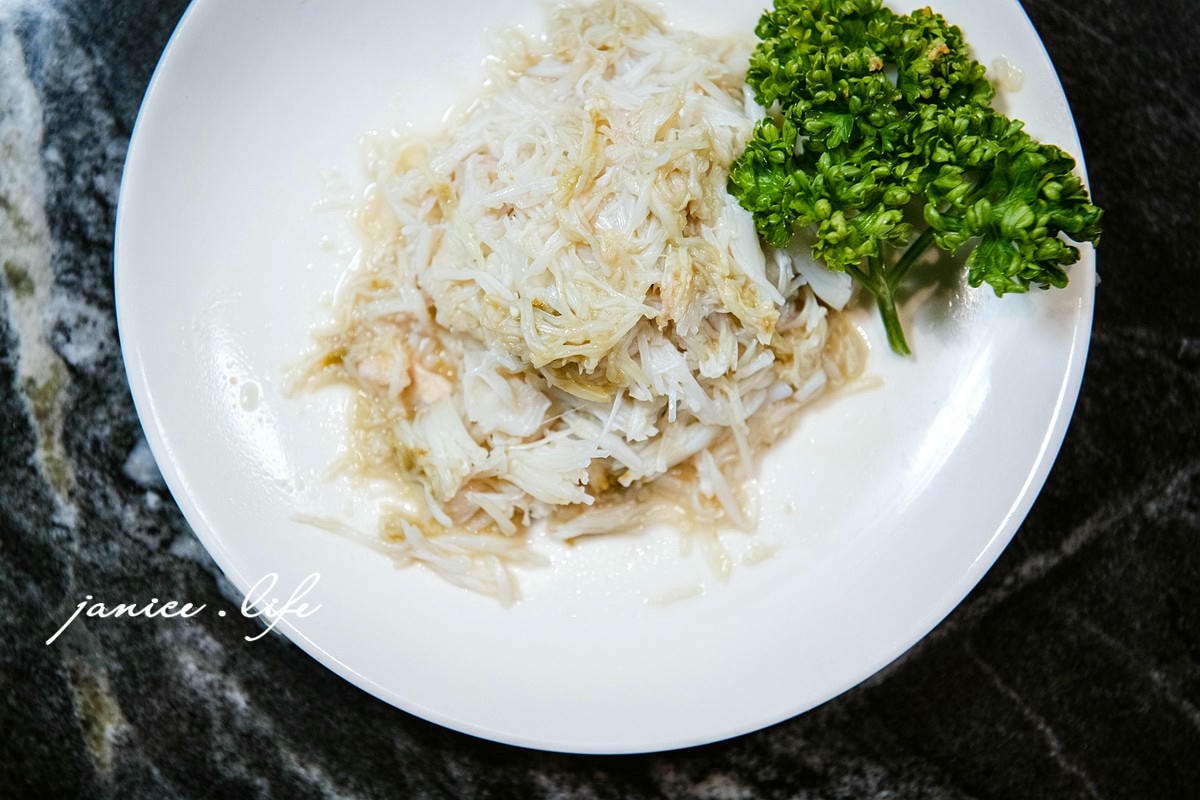台北大安區美食餐廳推薦 台北火鍋推薦 二本松涮涮屋 台北市大安區瑞安街118號 二本松涮涮屋訂位 二本松涮涮屋菜單 潔妮食旅生活 台北約會餐廳推薦 松葉蟹 火鍋界PRADA 二本松涮涮屋 にほんまつ本館 