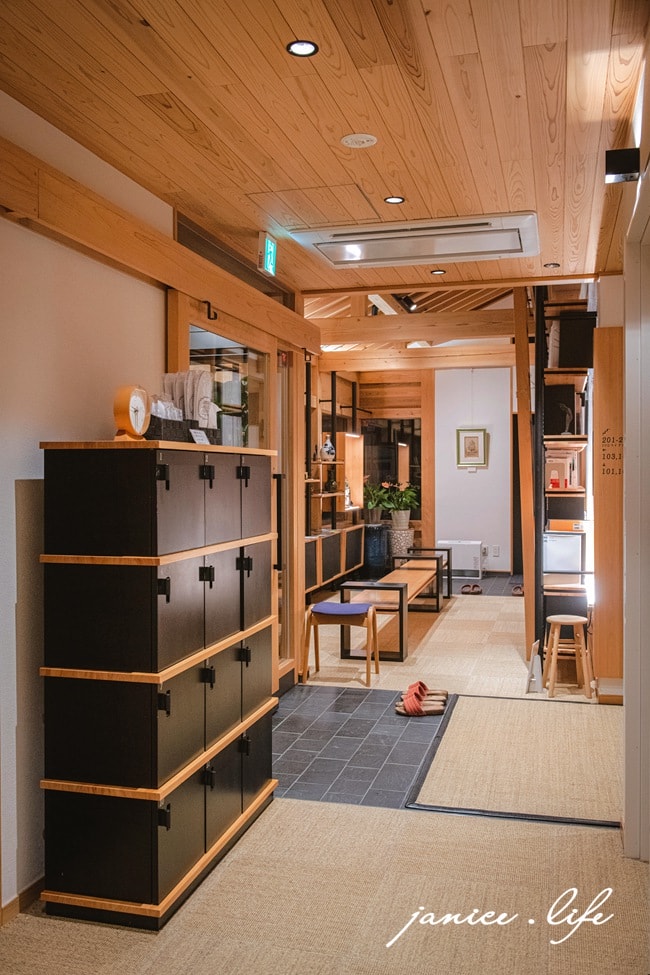 四國高知住宿推薦 美馬旅館別館 原木飯店 高知県高岡郡四万十町本町4-41 0880-22-1103 潔妮食旅生活 高知住宿飯店推薦 四國自由行 四國景點 四國自駕 日本自由行 日本自駕 日本景點 日本旅遊 四國遍路 岩本寺參道 美馬旅館 Hanare Kino 飯店 美馬旅館はなれ 木のホテル