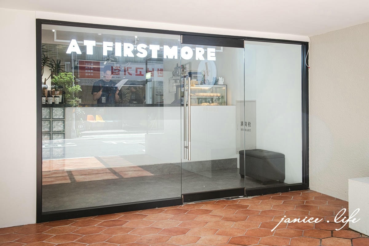 台北大安區美食 AtFirst早寓 more 仁愛店 At.First早寓 早寓inline 台北早午餐 早寓訂位 早寓推薦 早寓菜單 早寓交通 潔妮食旅生活 台北餐廳推薦 台北大安餐廳推薦 早午餐 台北義式料理 台北下午茶 台北親子寵物友善