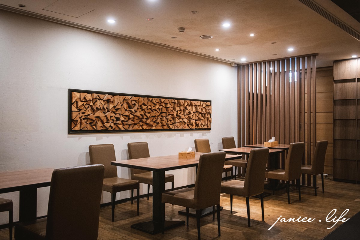 全台十大頂級鐵板燒 明水然無菜單鐵板燒 慶城店 台北市松山區慶城街18之1號2樓 台北頂級鐵板燒 台北無菜單 台北約會慶生餐廳推薦 小巨蛋南京復興商圈餐廳推薦 潔妮食旅生活 南京復興站美食 小巨蛋頂級美食 南京商圈美食推薦 頂級無菜單鐵板燒 明水然樂 明水然 Omakase 台北無菜單 約會慶生餐廳 樂多多集團 慶生約會餐廳 情人節餐廳 遊台必訪